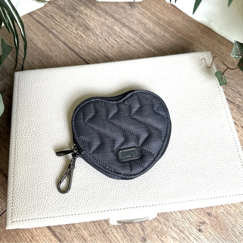 Lug Brushed Gray Quilted Heart Pouch Coin Purse - Lug accessory, Unisex - Picture 3 of 4